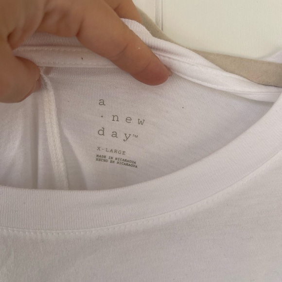 White Tee - Picture 4 of 5